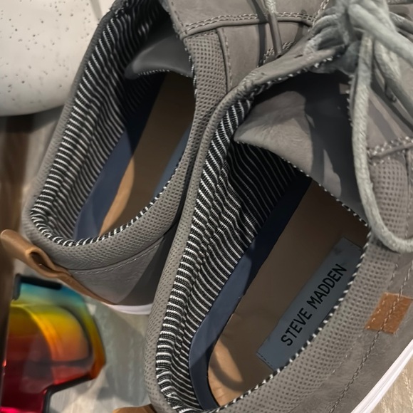 Steve Madden Gray Sneakers Sleek Suede Style - Picture 3 of 9